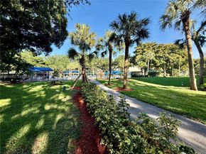 2301 Lucaya Lane O1, Coconut Creek FL 33066