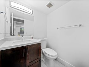 1800 Sans Souci 332 332, North Miami FL 33181