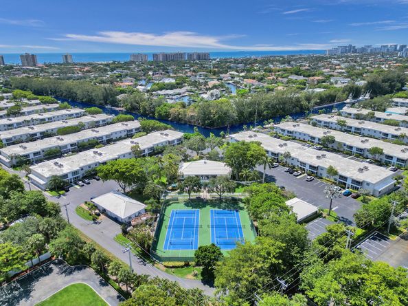 6249 Bay Club Dr 4, Fort Lauderdale FL 33308