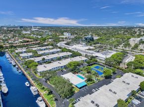 6249 Bay Club Dr 4, Fort Lauderdale FL 33308