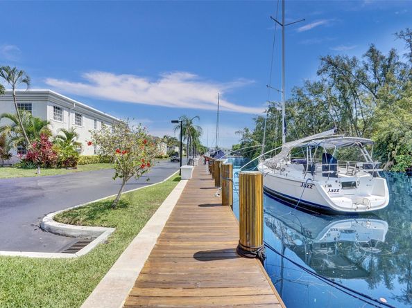 6249 Bay Club Dr 4, Fort Lauderdale FL 33308