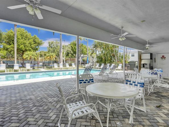 6249 Bay Club Dr 4, Fort Lauderdale FL 33308