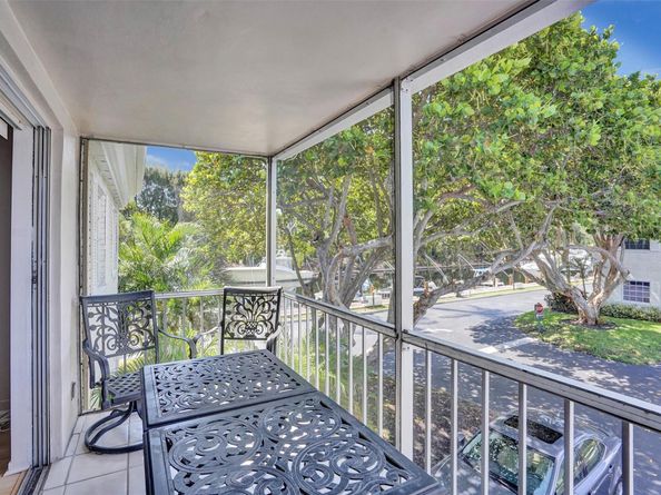 6249 Bay Club Dr 4, Fort Lauderdale FL 33308