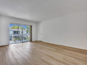 6249 Bay Club Dr 4, Fort Lauderdale FL 33308