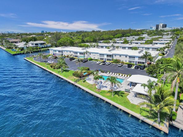 6249 Bay Club Dr 4, Fort Lauderdale FL 33308