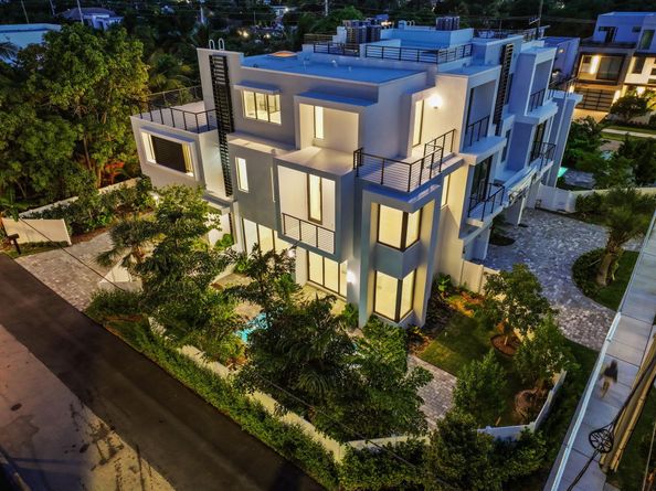 204 Osceola Park Lane, Delray Beach FL 33483