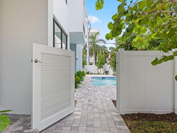 204 Osceola Park Lane, Delray Beach FL 33483