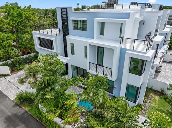 204 Osceola Park Lane, Delray Beach FL 33483