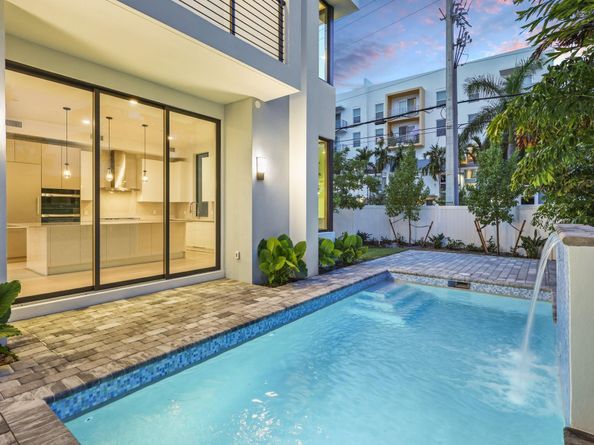 204 Osceola Park Lane, Delray Beach FL 33483