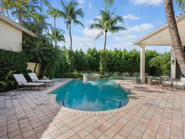 2911 Bent Cypress Rd, Wellington FL 33414