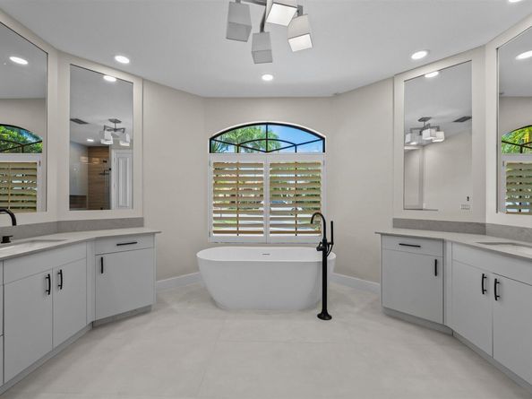 2911 Bent Cypress Rd, Wellington FL 33414