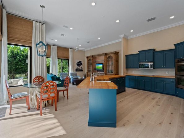 2911 Bent Cypress Rd, Wellington FL 33414