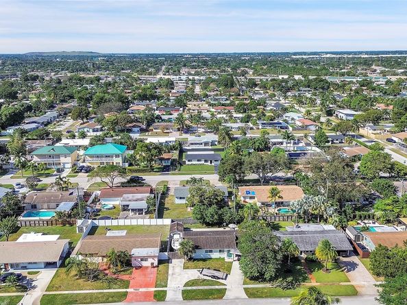 1313 SE 2nd Ave, Deerfield Beach FL 33441
