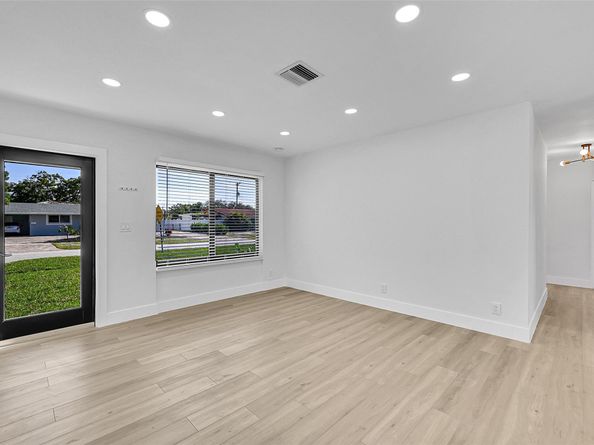 1313 SE 2nd Ave, Deerfield Beach FL 33441