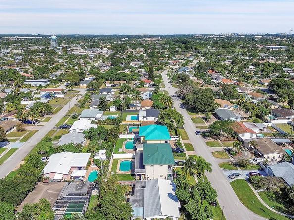 1313 SE 2nd Ave, Deerfield Beach FL 33441