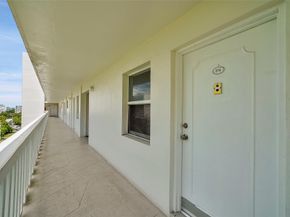 2555 NE 11th St 806, Fort Lauderdale FL 33304