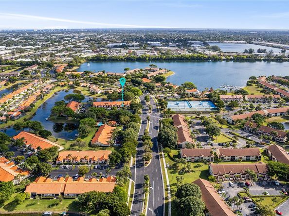35 Centennial Court, Deerfield Beach FL 33442