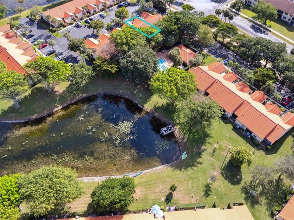 35 Centennial Court, Deerfield Beach FL 33442