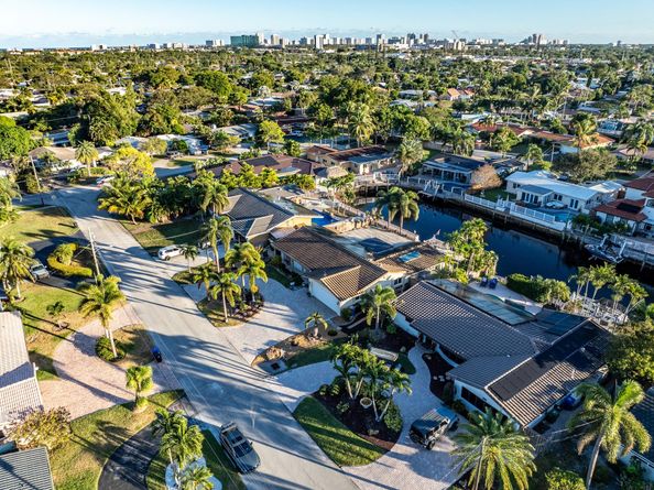 1472 NE 54th St, Fort Lauderdale FL 33334