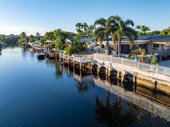 1472 NE 54th St, Fort Lauderdale FL 33334