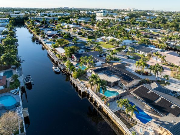 1472 NE 54th St, Fort Lauderdale FL 33334