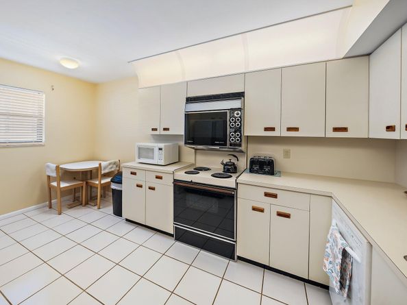 300 N Highway A1a 203c, Jupiter FL 33477