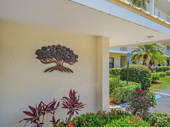 300 N Highway A1a 203c, Jupiter FL 33477
