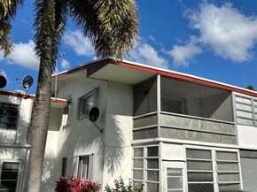 2020 Lake Osborne Drive 19, Lake Worth Beach FL 33461