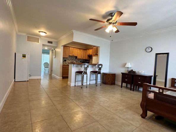 2020 Lake Osborne Drive 19, Lake Worth Beach FL 33461