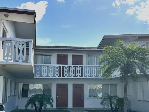 2020 Lake Osborne Drive 19, Lake Worth Beach FL 33461