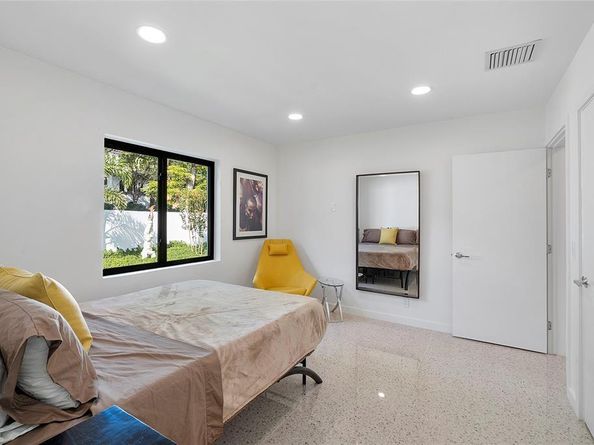 450 N Victoria Park Rd, Fort Lauderdale FL 33301