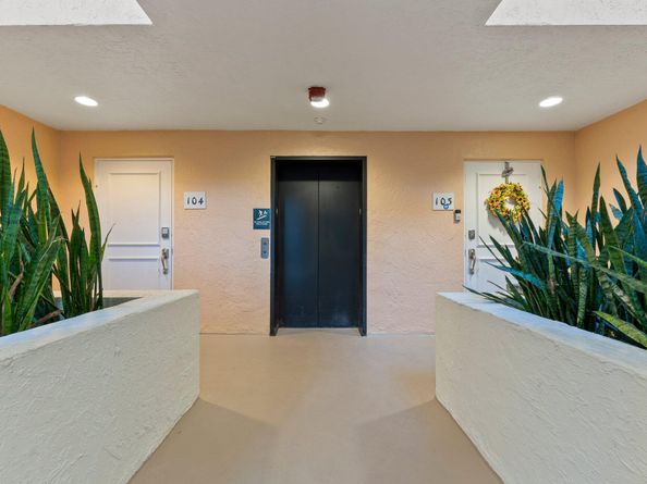 309 E Ocean Avenue 103, Lantana FL 33462