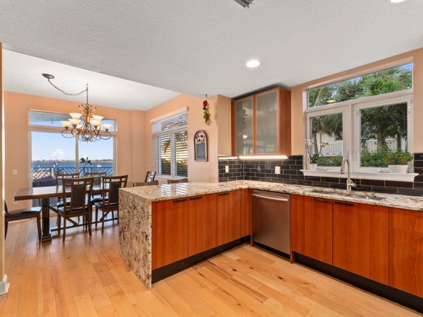 309 E Ocean Avenue 103, Lantana FL 33462