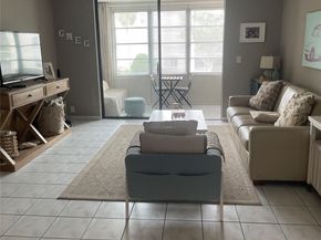 2821 Somerset Dr 217, Lauderdale Lakes FL 33311