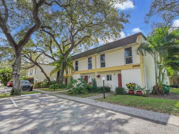 3300 Atlanta St 15F, Hollywood FL 33021