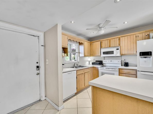 3300 Atlanta St 15F, Hollywood FL 33021