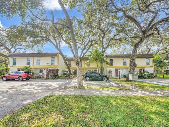 3300 Atlanta St 15F, Hollywood FL 33021