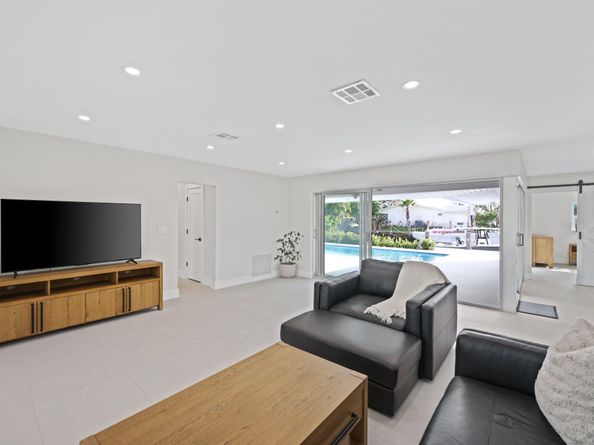 2624 SE 9th Street, Pompano Beach FL 33062