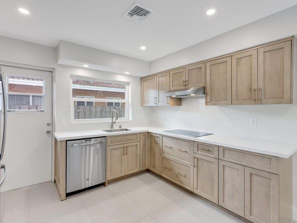 2624 SE 9th Street, Pompano Beach FL 33062
