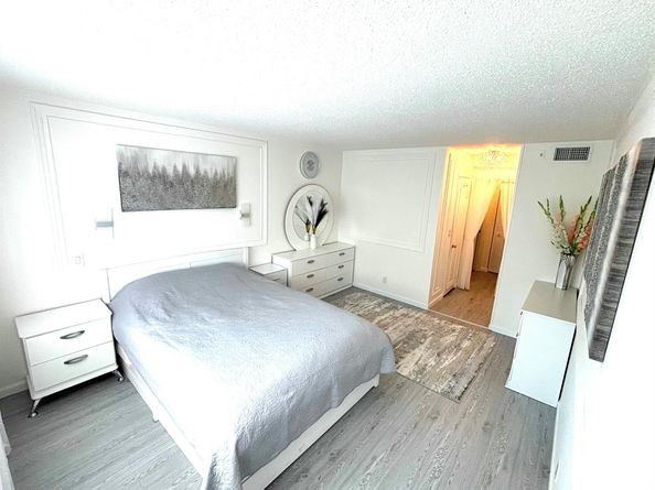 1000 NE 14th Avenue 306, Hallandale Beach FL 33009