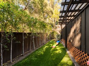 2885 Woodwardia Drive, Los Angeles CA 90077