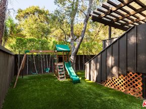 2885 Woodwardia Drive, Los Angeles CA 90077
