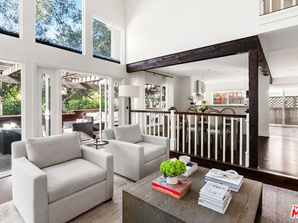 2885 Woodwardia Drive, Los Angeles CA 90077