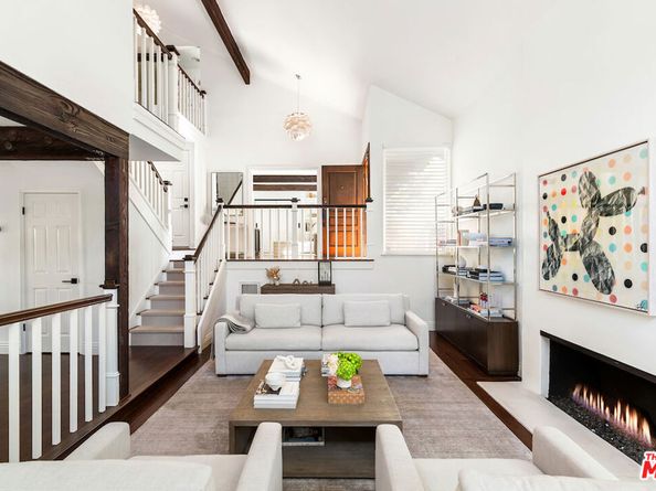 2885 Woodwardia Drive, Los Angeles CA 90077