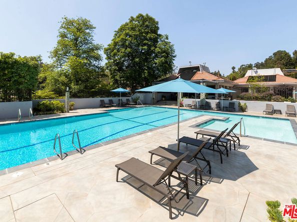 2885 Woodwardia Drive, Los Angeles CA 90077