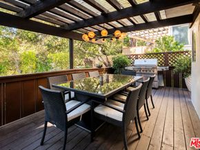 2885 Woodwardia Drive, Los Angeles CA 90077