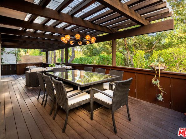 2885 Woodwardia Drive, Los Angeles CA 90077