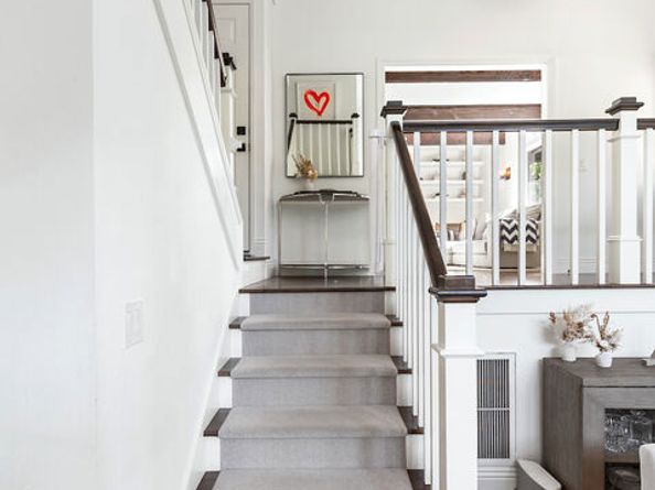 2885 Woodwardia Drive, Los Angeles CA 90077