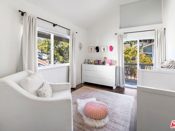 2885 Woodwardia Drive, Los Angeles CA 90077
