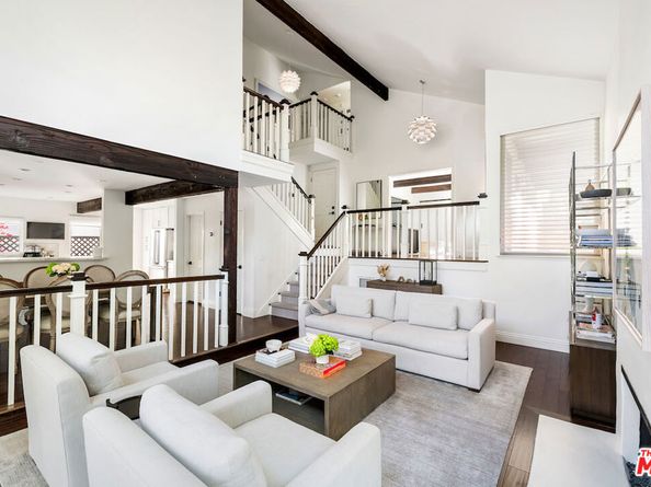 2885 Woodwardia Drive, Los Angeles CA 90077